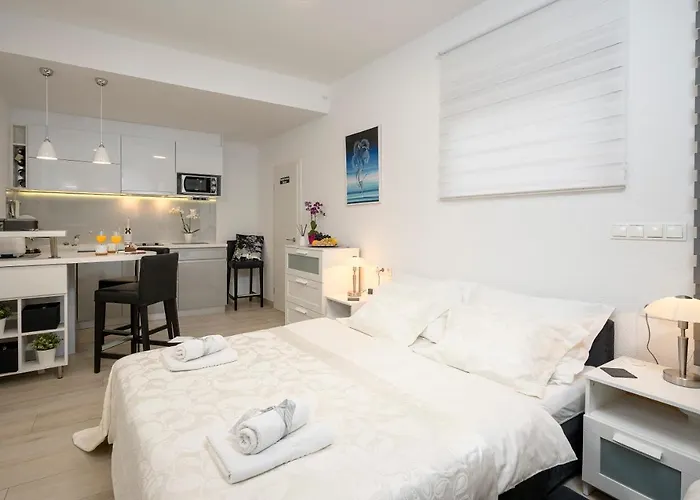 Luxor Hvar - Main Square *