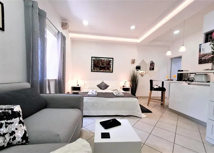 Luxor Hvar - Main Square フヴァル