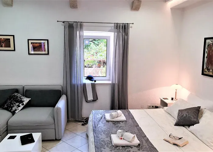 Luxor Hvar - Main Square * フヴァル