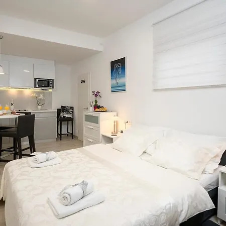 Luxor Hvar - Main Square *