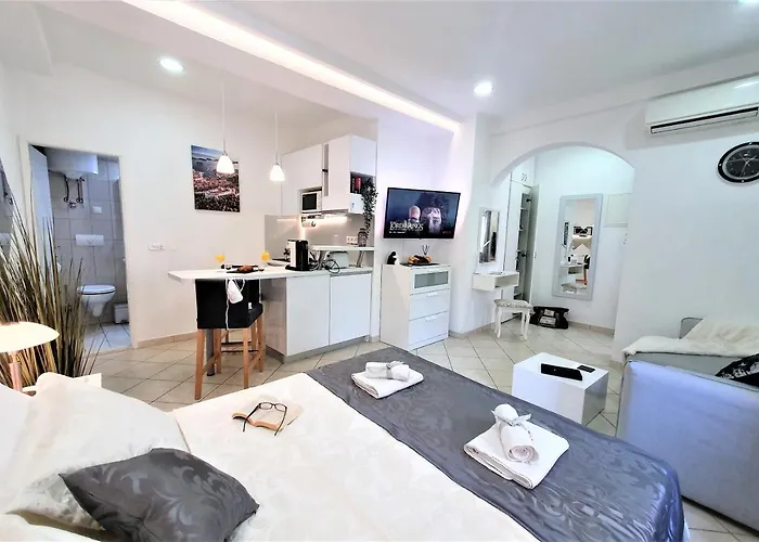 Luxor Hvar - Main Square