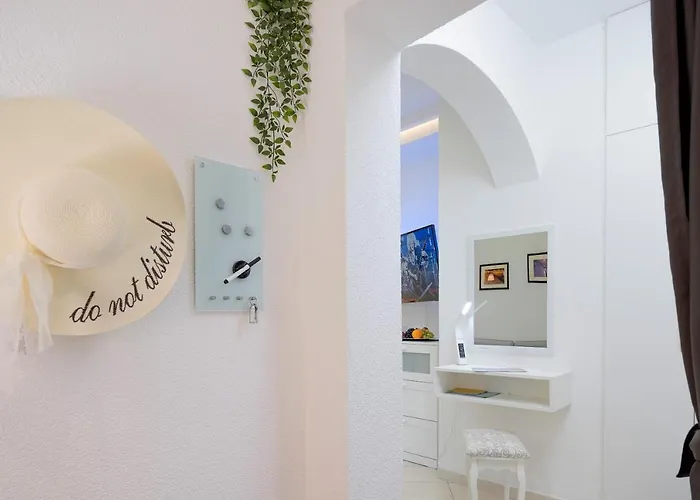 Luxor Hvar - Main Square *