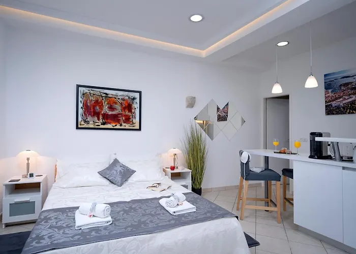 Luxor Hvar - Main Square Апартаменти *