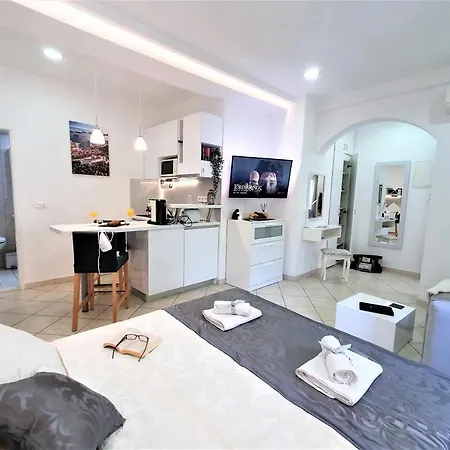 Luxor Hvar - Main Square