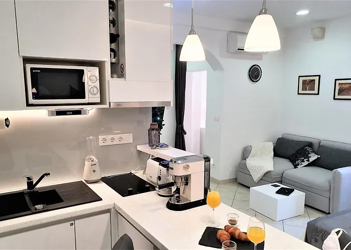 Luxor Hvar - Main Square *