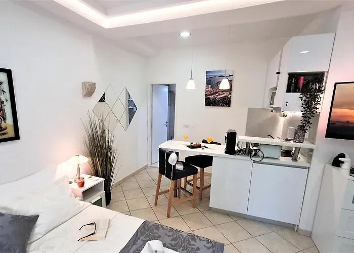 Luxor Hvar - Main Square Apartman *